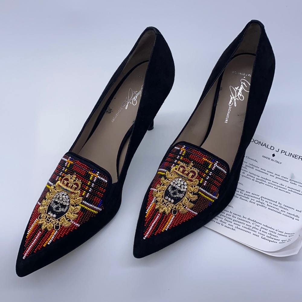 Ladies Shoes - Picture 2 of 6